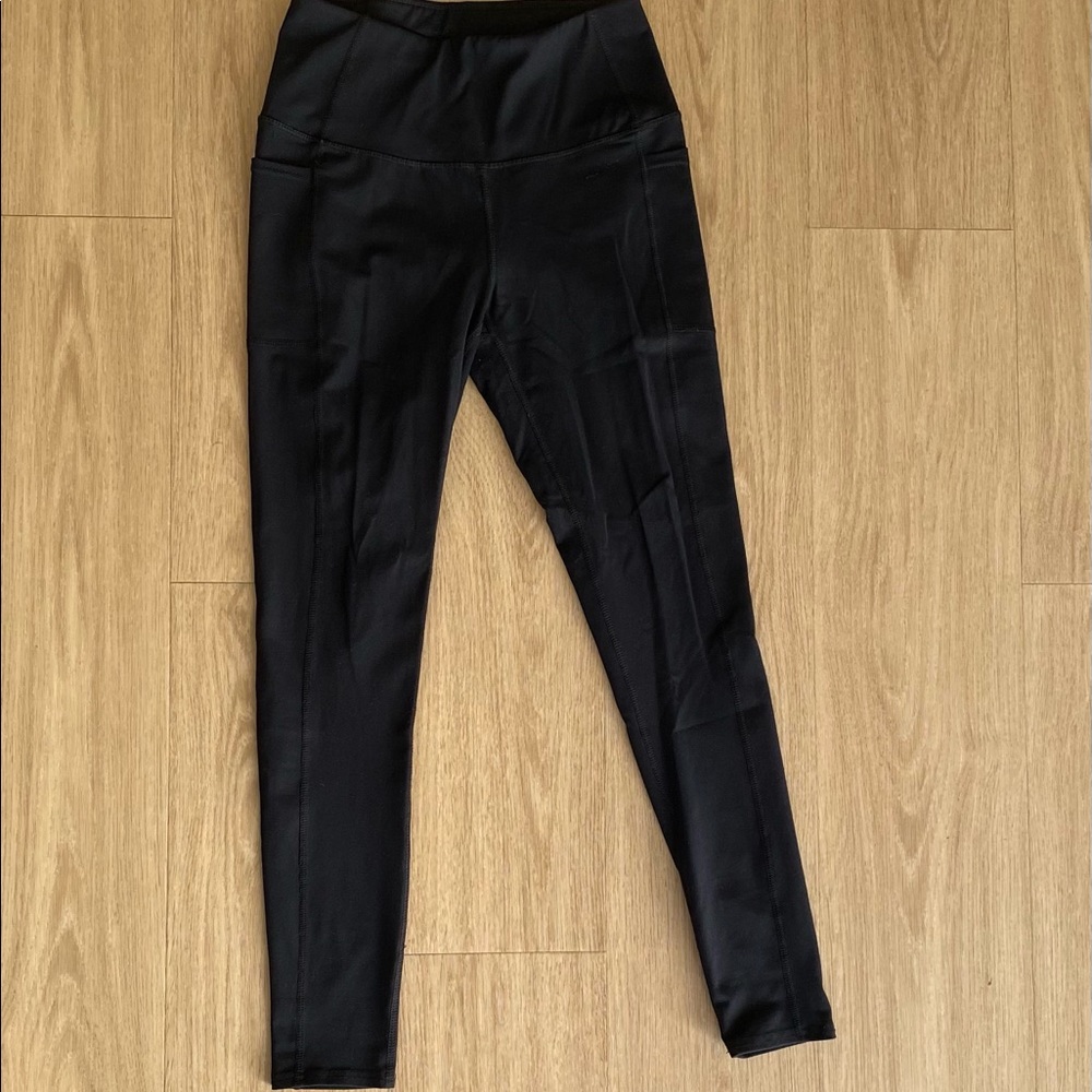 Skechers Black Small Side Pocket Leggings EUC